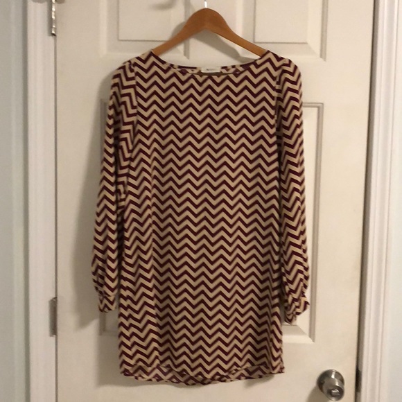 Everly Chevron Shift Dress - Picture 3 of 6